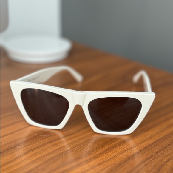 Past Midnight brand , The Classic -White Sunglasses - Picture 6 of 6